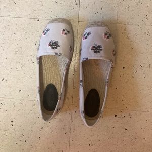 Coach Rhodelle Vintage Floral Espadrilles Ivory.  Size 8M.